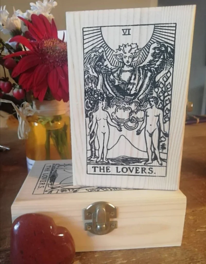Classic Rider Waite Tarot Deck Set – 78 Card Traditional Tarot with Handcrafted Engraved Wooden Keepsake Box, Printed Guidebook & Metal Latch | Major & Minor Arcana Cards for Beginners, Divination, Witchy Decor & Spiritual Gifts